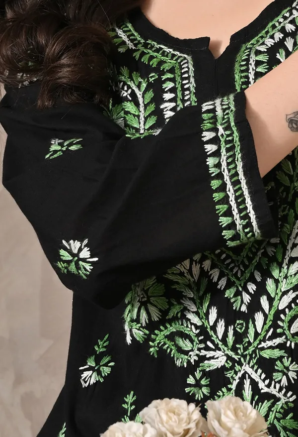 Syrish_Noor_Black_Cotton_Dual-Tone_Hand_Embroidered_Chikankari_Kurta