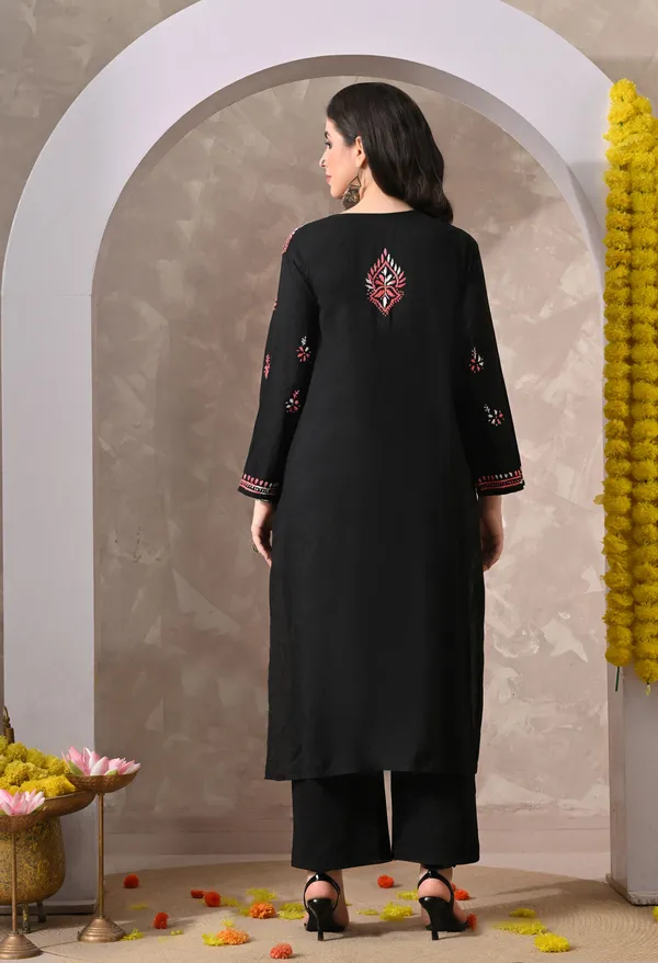 Syrish_Noor_Black_Cotton_Dual-Tone_Hand_Embroidered_Chikankari_Kurta