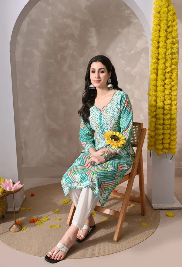 Syrish_Leheriya__Green_Cotton_Hand_Embroidered_Chikankari_Kurta