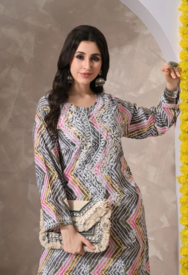 Syrish_Leheriya__Grey_Cotton_Hand_Embroidered_Chikankari_Kurta