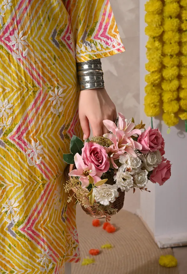 Syrish_Leheriya__Yellow_Cotton_Hand_EmbroideYellow_Chikankari_Kurta