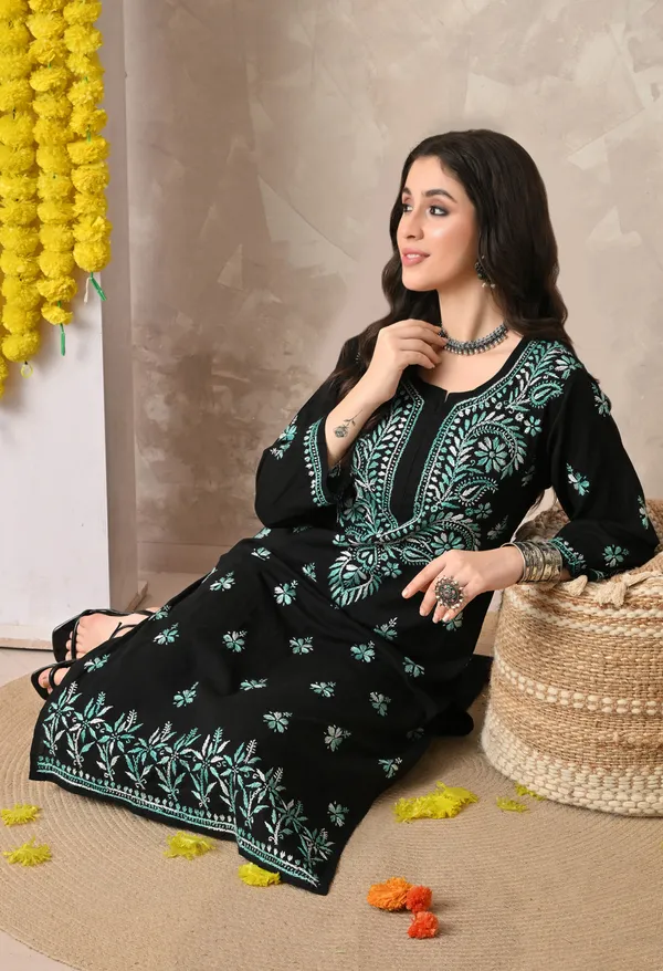 Syrish_Noor_Black_Cotton_Dual-Tone_Hand_Embroidered_Chikankari_Kurta