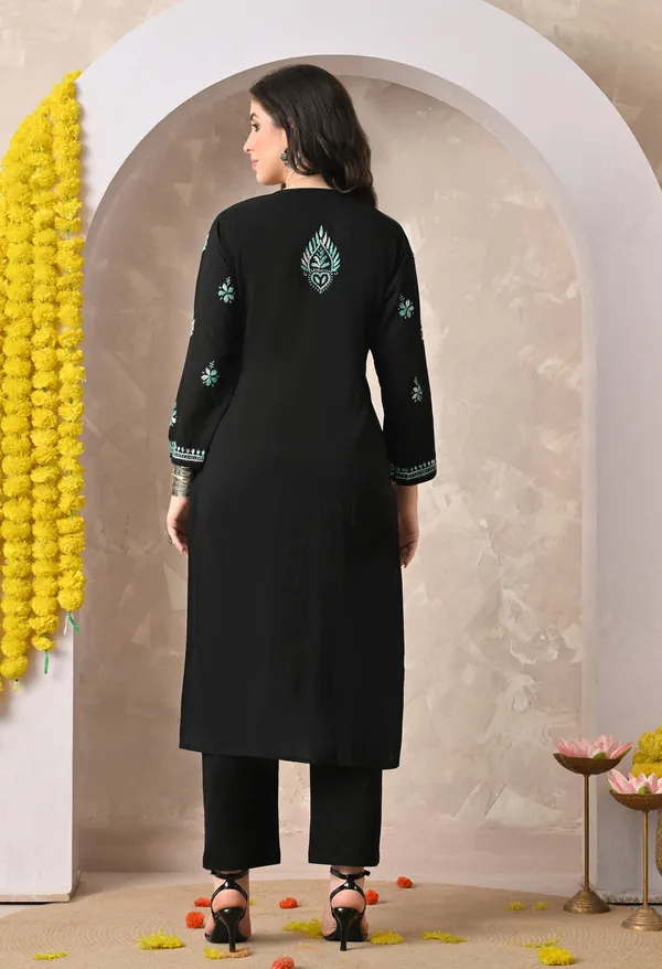 Syrish_Noor_Black_Cotton_Dual-Tone_Hand_Embroidered_Chikankari_Kurta