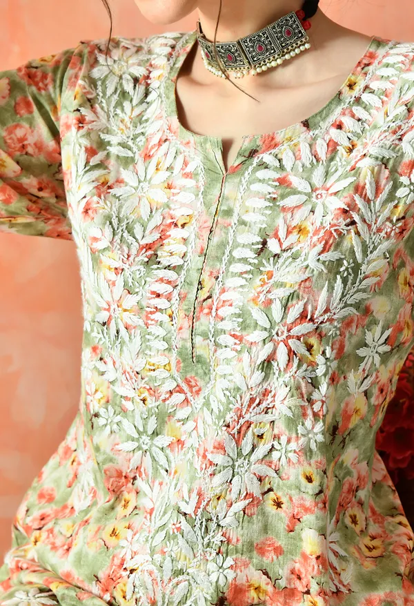 Hand-Embroidered_Chikankari_Mulmul_Straight_Kurta_�_Green_Floral