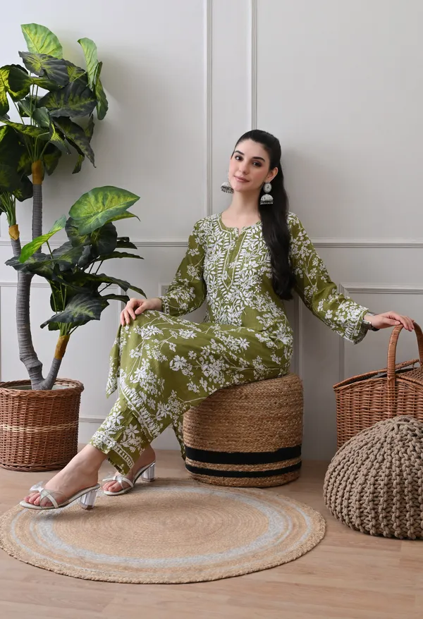 Hand_Embroidered_Chikankari_Mulmul_Plazo_Set-Mehdi