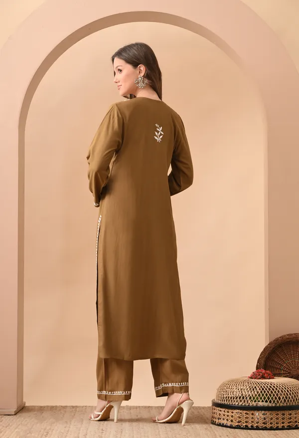 Hand-embroidered_Lucknowi_Chikankari_Kurta_Plazo_Set_�Brown