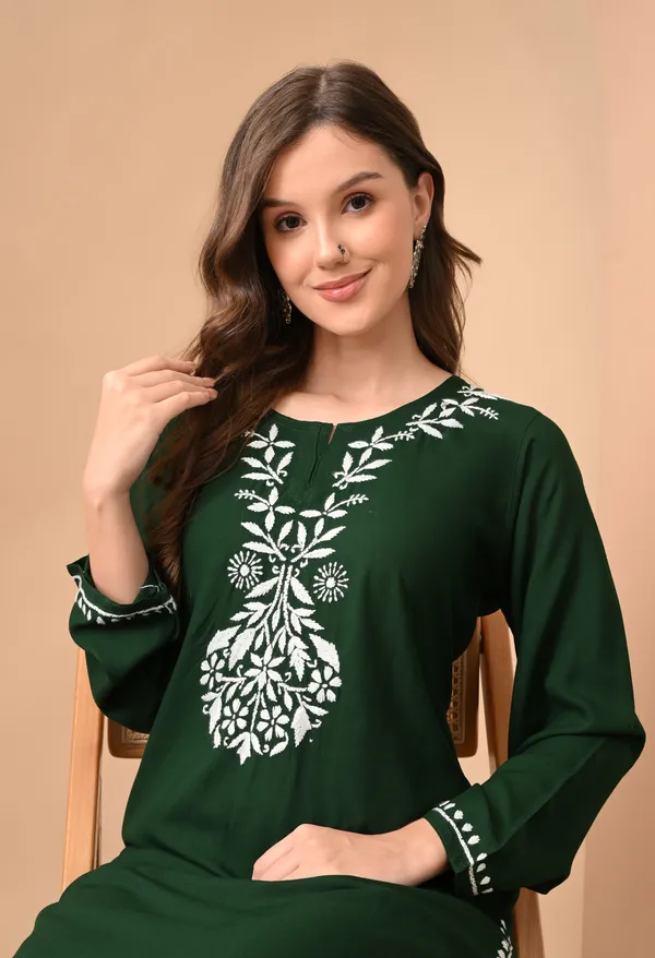 Hand-embroidered_Lucknowi_Chikankari_Kurta_Plazo_Set_�Green