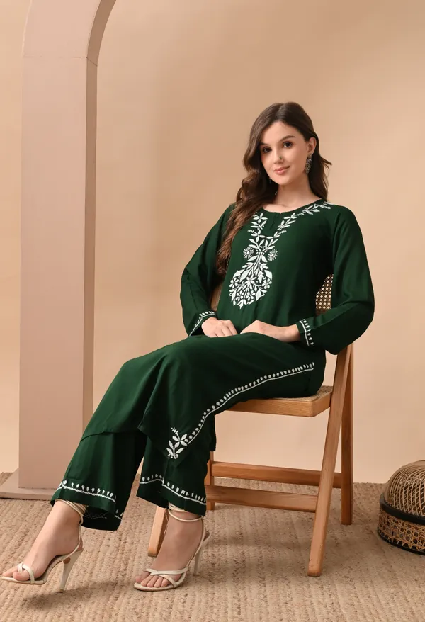 Hand-embroidered_Lucknowi_Chikankari_Kurta_Plazo_Set_�Green