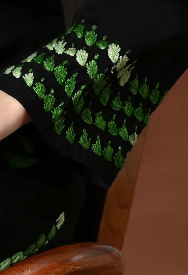 Black_Green_Aura_Floral_Chikankari_Straight_Kurta