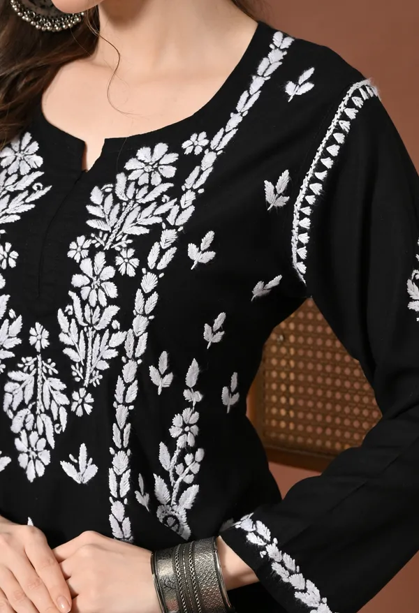 Lucknowi_Chikankari_Short_Kurta_in_Rayon_-_Black_&_White_Floral_Embroidery
