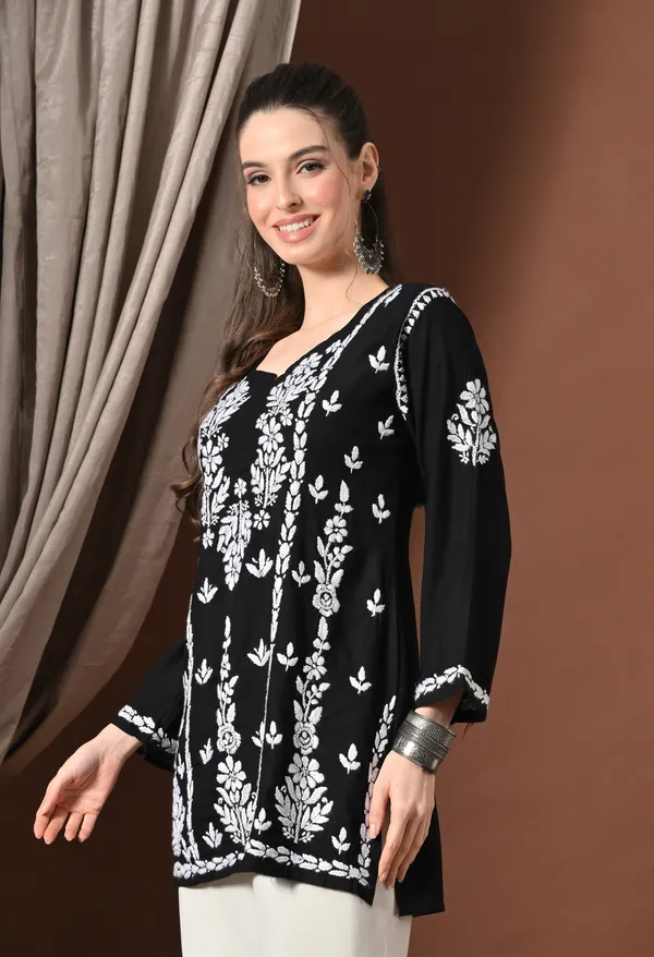 Lucknowi_Chikankari_Short_Kurta_in_Rayon_-_Black_&_White_Floral_Embroidery