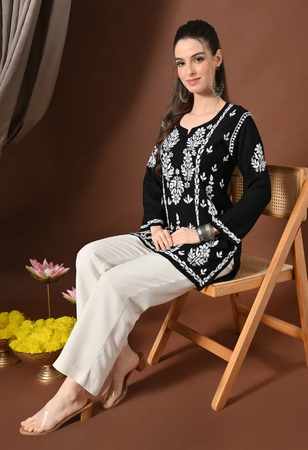 Lucknowi_Chikankari_Short_Kurta_in_Rayon_-_Black_&_White_Floral_Embroidery