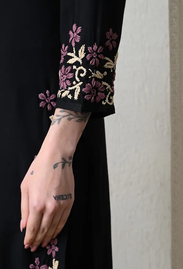 Black_Hand_Embroidered_Chikankari_Rayon_Kurta_with_Purple_Floral_Thread_Work