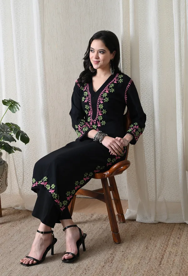 Black_Hand_Embroidered_Chikankari_Rayon_Kurta_with_Green_Floral_Thread_Work