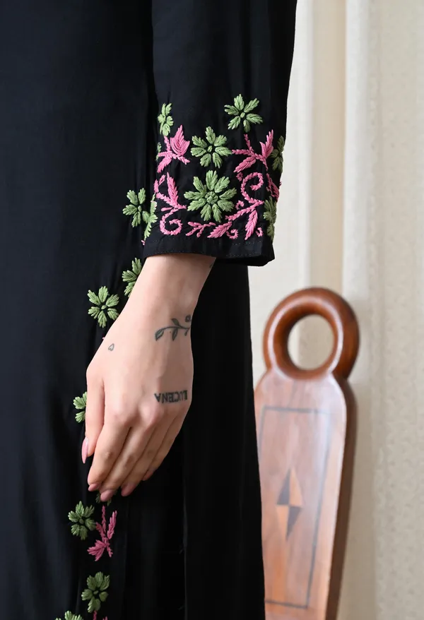 Black_Hand_Embroidered_Chikankari_Rayon_Kurta_with_Green_Floral_Thread_Work