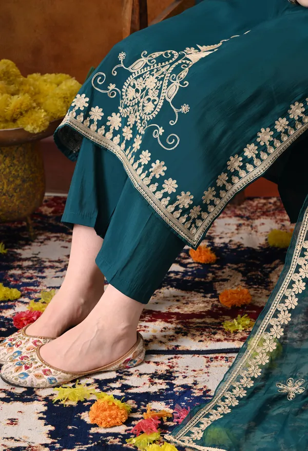 Teal_Roman_Silk_Embroidered_Kurta_Set_with_Pleated_Neck_&_Organza_Dupatta