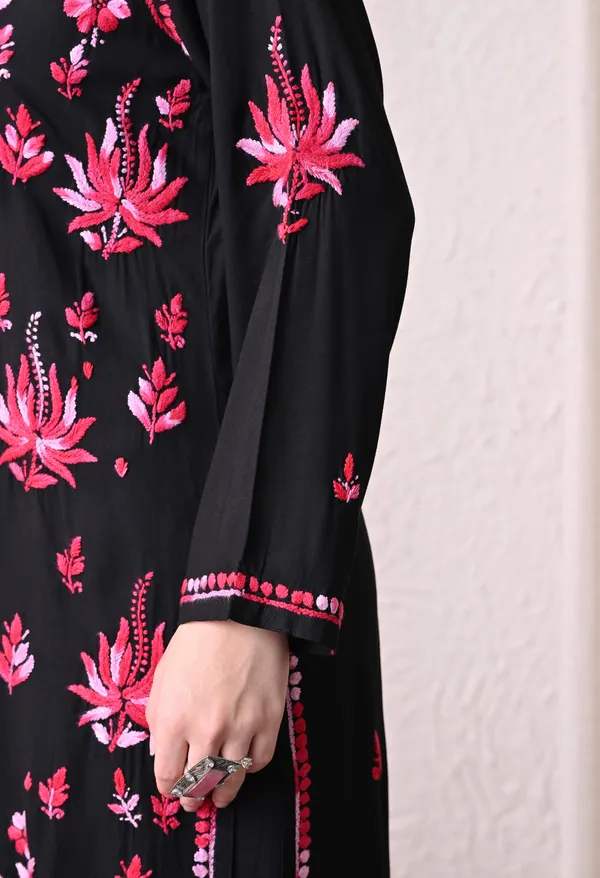 Syrish_"Noor-e-Neel"_Chikankari_Kurta_Set__Pink