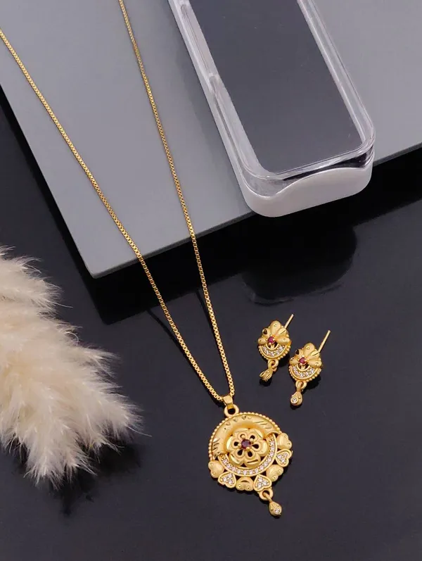 Gold_Brass_Copper_Imitation_Chain_Pendant_For_Women