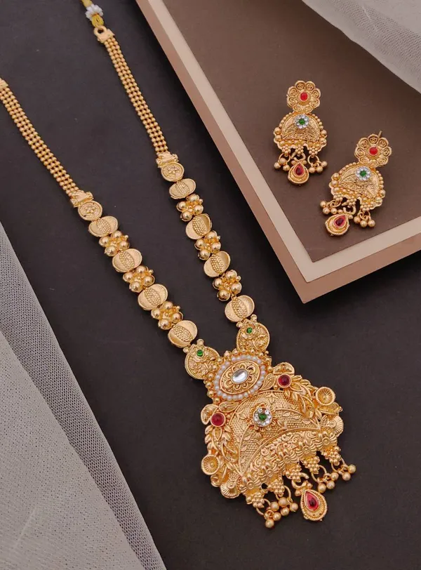 Gold_Brass_Copper_Necklace_Set_For_Women
