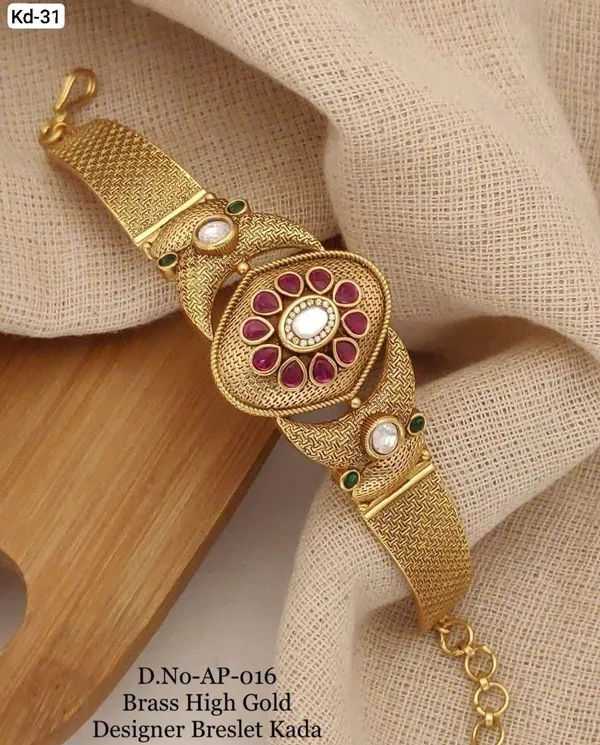 Gold_Brass_Copper_Classic_Bracelet_For_Women