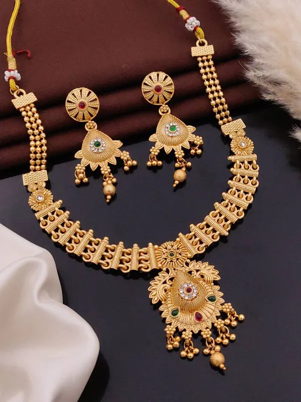 Gold_Brass_&_Copper_Necklace_Set_For_Women