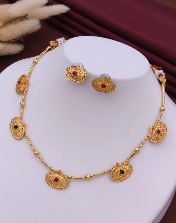 Gold_Brass_&_Copper_Choker_For_Women