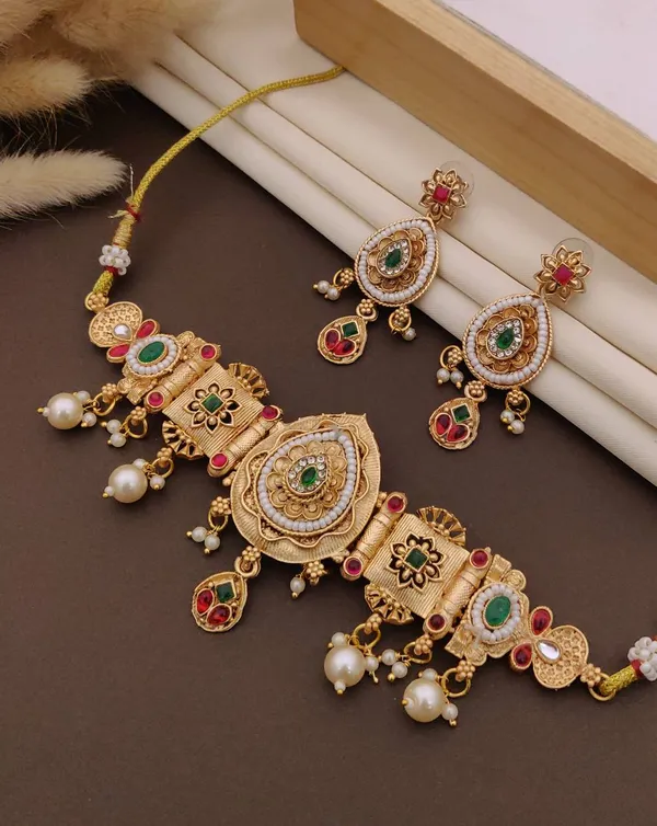 Gold_Brass_Copper_Choker_For_Women