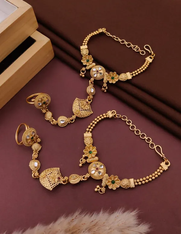 Gold_Brass_&_Copper_Hand_Vanki_For_Women