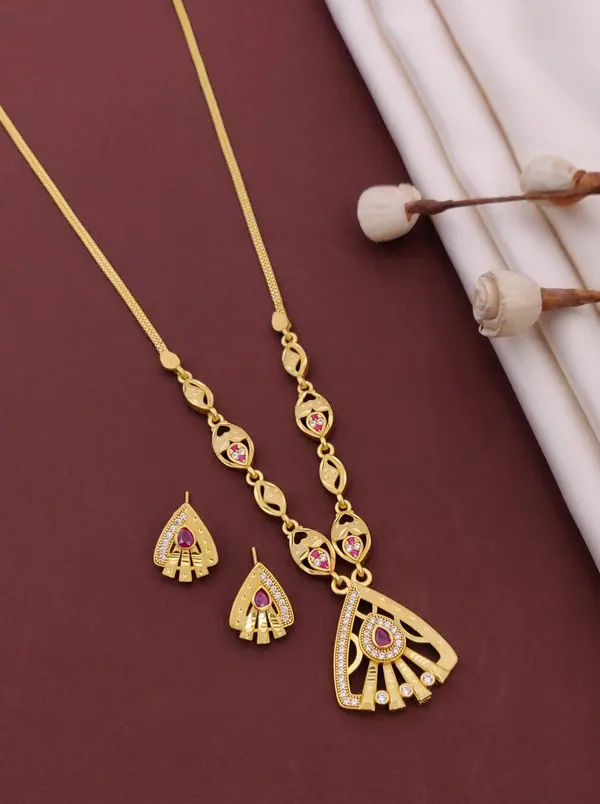 Gold_Brass_Copper_Chain_Pendant_For_Women
