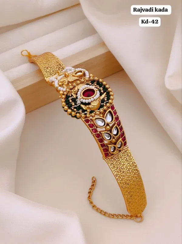 Gold_Brass_Copper_Bracelet_For_Women