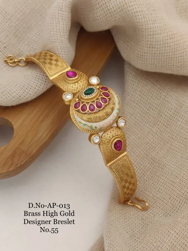 Gold_Brass_Copper_Classic_Bracelet_For_Women