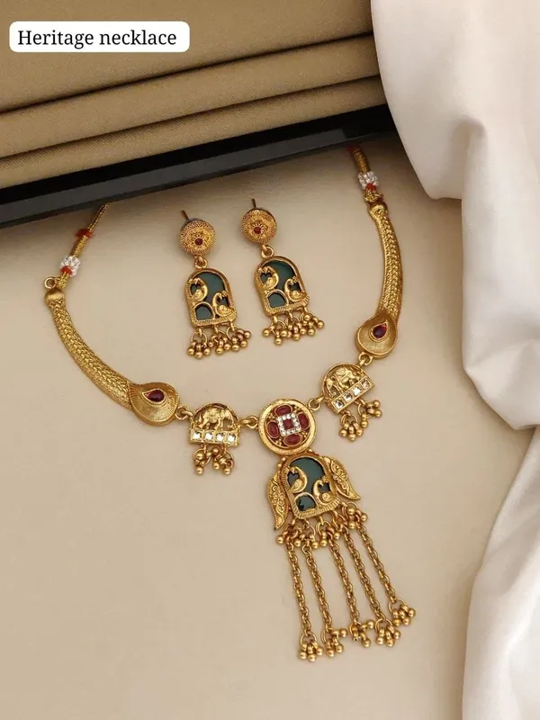 Gold_Brass_Copper_Necklace_Set_For_Women