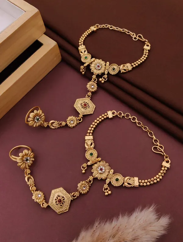 Gold_Brass_&_Copper_Hand_Vanki_For_Women