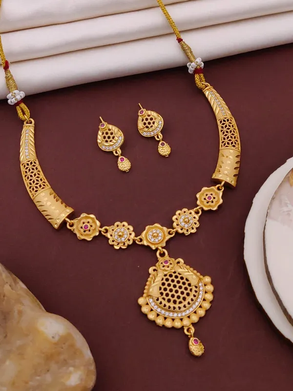 Gold_Brass_&_Copper_Necklace_Set_For_Women