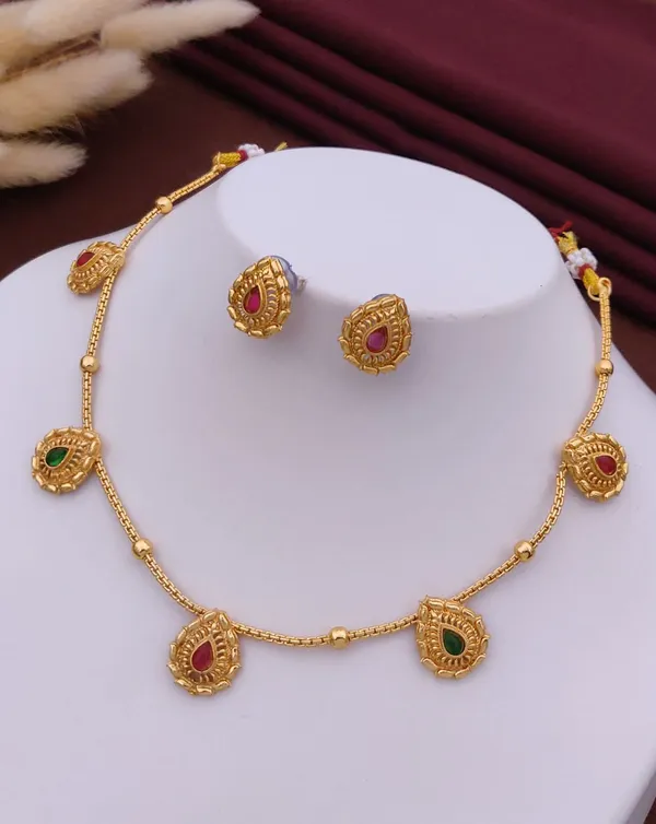 Gold_Brass_Copper_Choker_For_Women