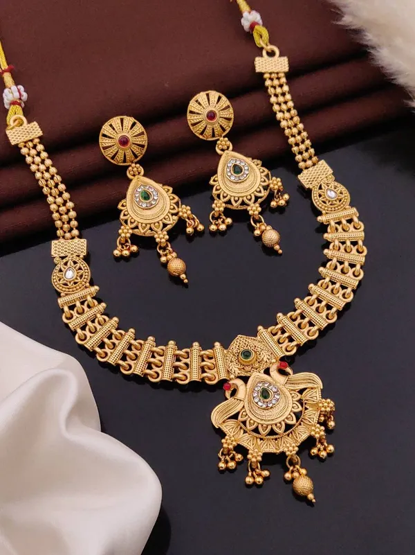 Gold_Brass_Copper_Necklace_Set_For_Women