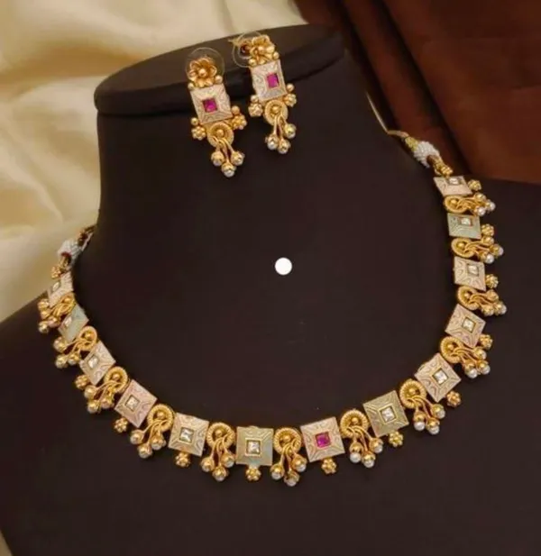 Gold_Brass_&_Copper_Necklace_Set_For_Women