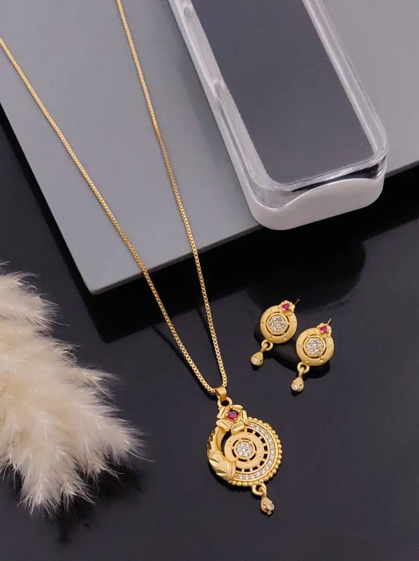 Gold_Brass_Copper_Imitation_Chain_Pendant_For_Women