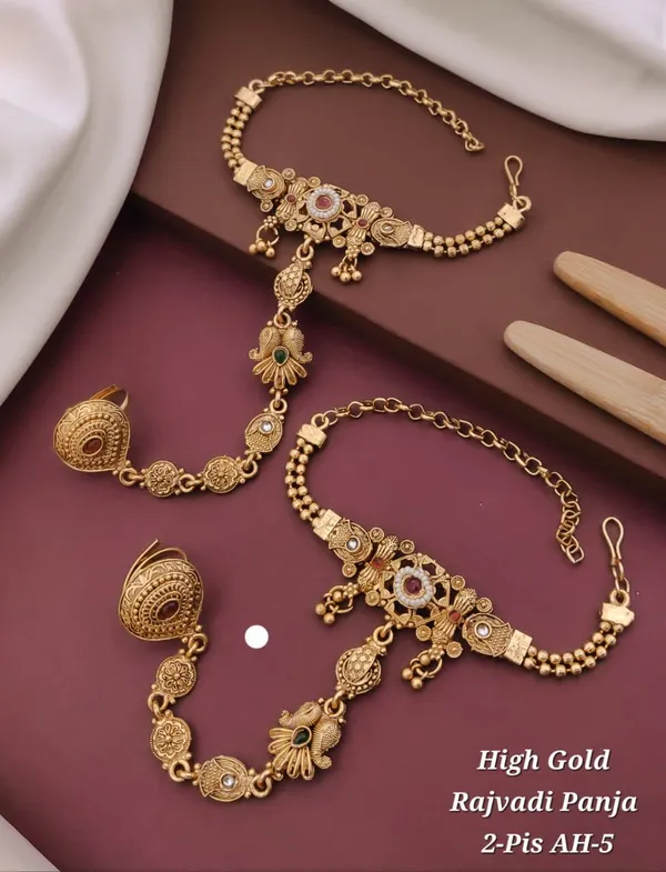Gold_Brass_&_Copper_Hand_Vanki_For_Women