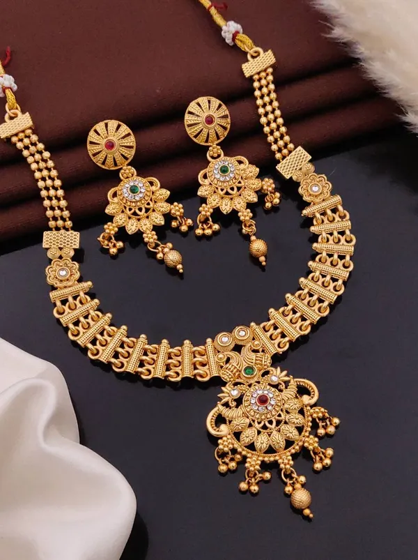 Gold_Brass_&_Copper_Necklace_Set_For_Women