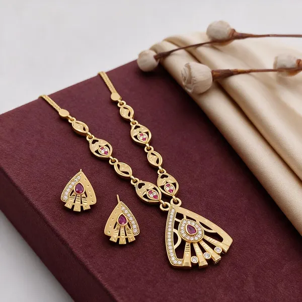 Gold_Brass_Copper_Chain_Pendant_For_Women