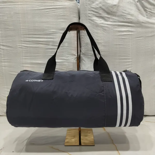 Grey_Sports_Duffel_Bag_for_Unisex