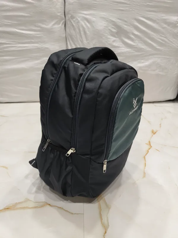 Black_Fabric_Casual_Backpack_for_Adults