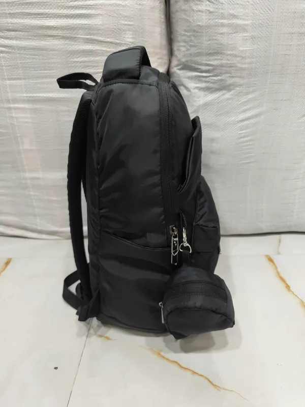 Black_Fabric_Casual_Backpack_for_Unisex