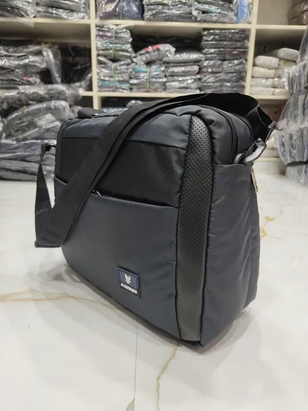 4-CORNER-MESSENGER_bagblack