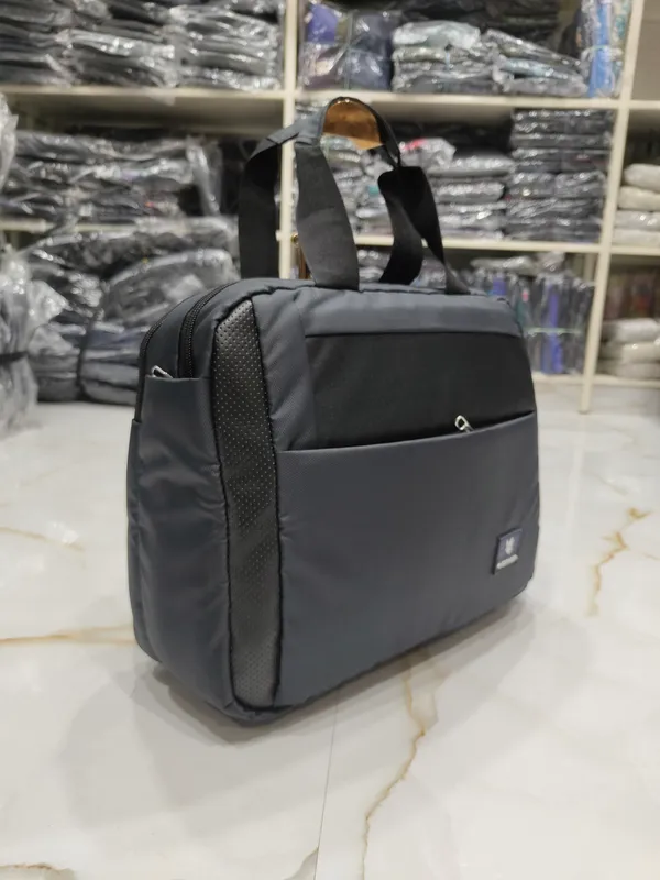 Black_Polyester_Messenger_Bag_For_Office_And_Business_Travel