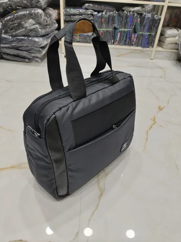 Black_Polyester_Messenger_Bag_For_Office_And_Business_Travel
