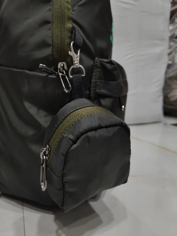Black_Fabric_Casual_Backpack_for_Unisex