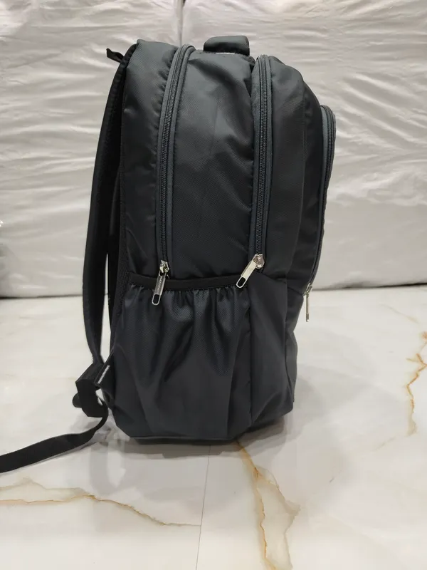 Black_Fabric_Casual_Backpack_for_Adults