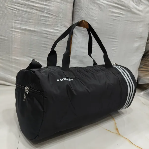 Black_Duffle_Sports_Bag_for_Unisex